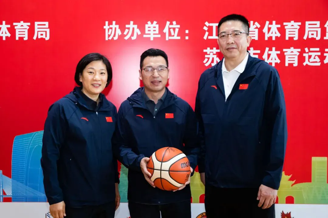 篮球老将如何通过瑜伽提升柔韧性_2